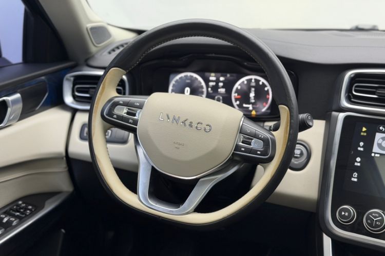 Used Lynk & Co 01 2017 2.0T Two-Wheel Drive Zhaopu Version Steering Wheel