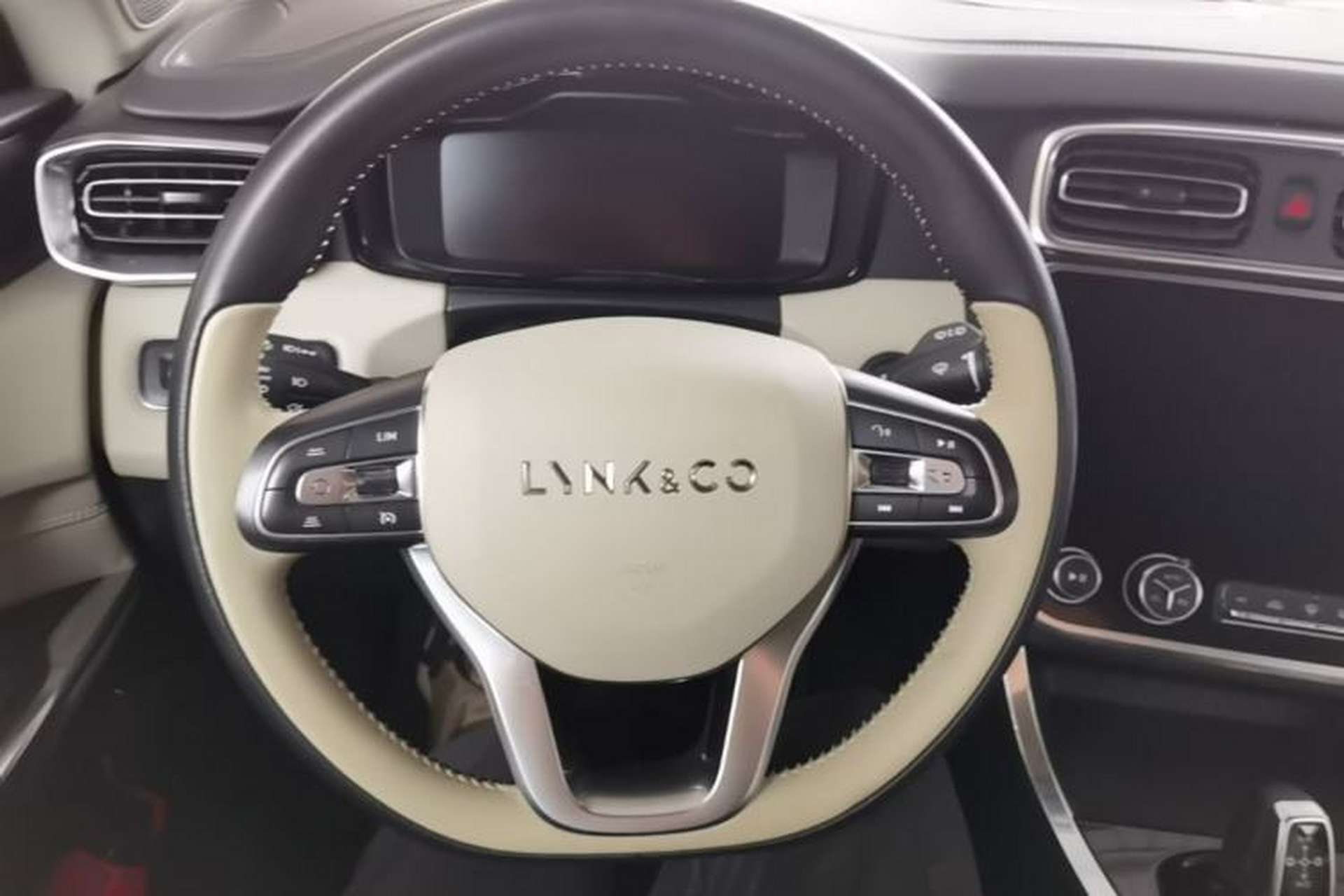Used Lynk & Co 01 2017 2.0T Two-Wheel Drive Zhaopu Version Steering Wheel