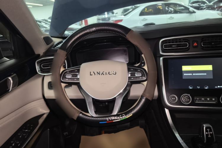 Used Lynk & Co 01 2017 2.0T Two-Wheel Drive Zhaopu Version Steering Wheel