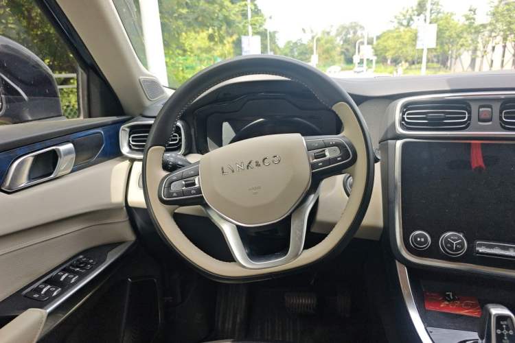 Used Lynk & Co 01 2017 2.0T Two-Wheel Drive Zhaopu Version Steering Wheel