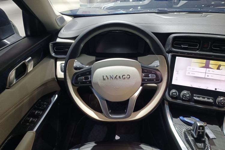 Used Lynk & Co 01 2017 2.0T Two-Wheel Drive Zhaopu Version Steering Wheel