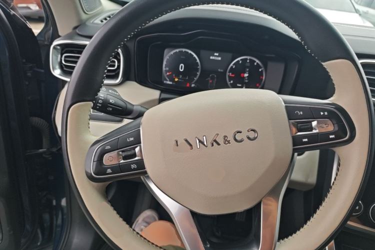 Used Lynk & Co 01 2017 2.0T Two-Wheel Drive Zhaopu Version Steering Wheel