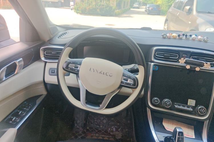 Used Lynk & Co 01 2017 2.0T Two-Wheel Drive Pro Edition Steering Wheel
