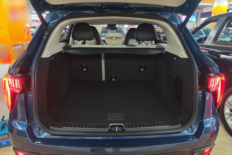 Used Lynk & Co 01 2017 2.0T Two-Wheel Drive Zhaopu Version Trunk