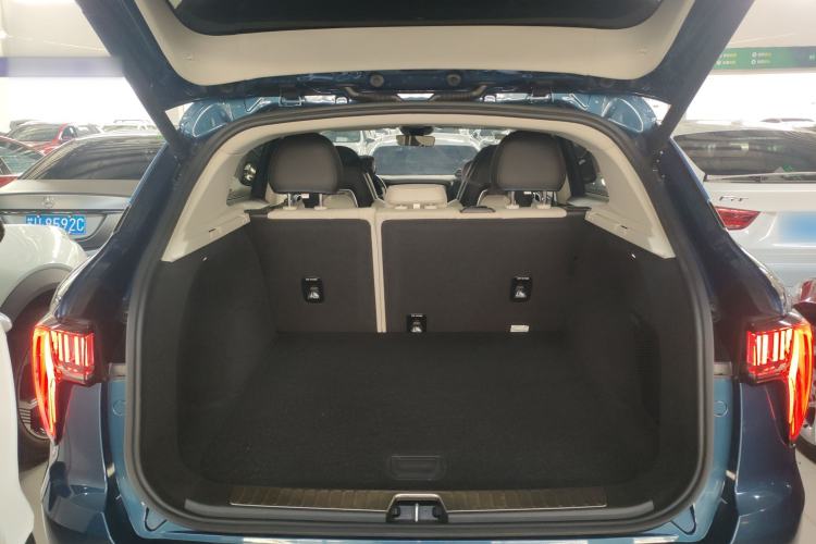 Used Lynk & Co 01 2017 2.0T Two-Wheel Drive Zhaopu Version Trunk