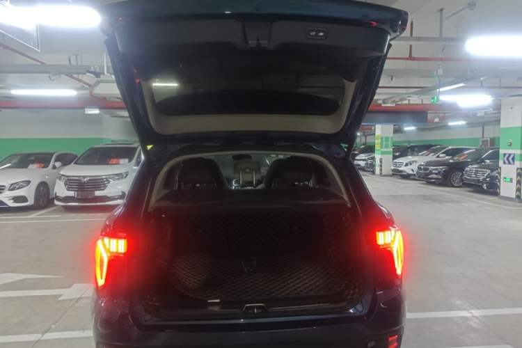 Used Lynk & Co 01 2017 2.0T Two-Wheel Drive Zhaopu Version Trunk