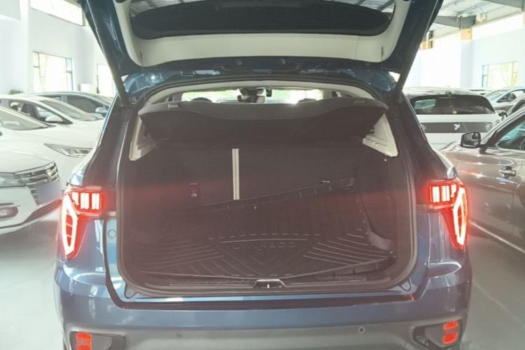 Used Lynk & Co 01 2017 2.0T Two-Wheel Drive Zhaopu Version Trunk