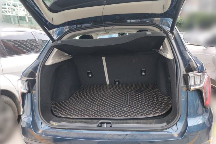 Used Lynk & Co 01 2017 2.0T Two-Wheel Drive Zhaopu Version Trunk