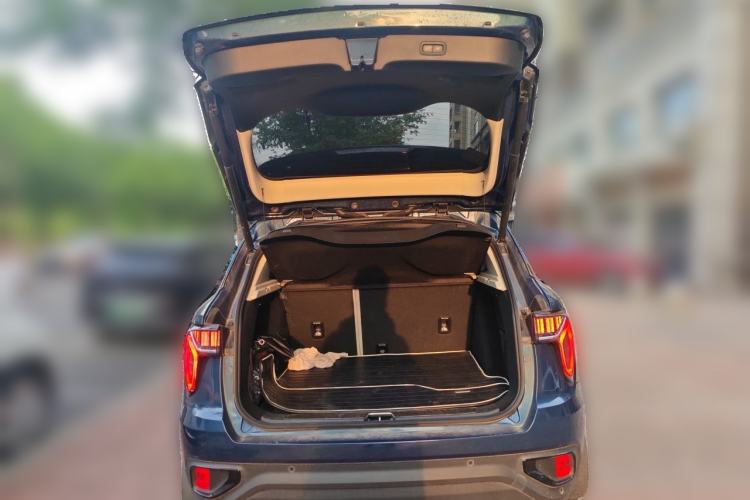Used Lynk & Co 01 2017 2.0T Two-Wheel Drive Zhaopu Version Trunk