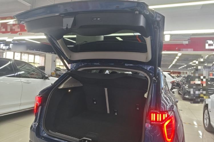 Used Lynk & Co 01 2017 2.0T Two-Wheel Drive Zhaopu Version Trunk