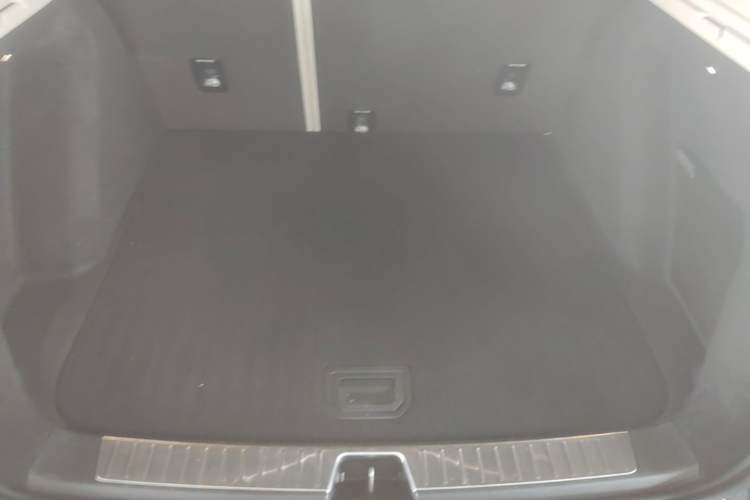 Used Lynk & Co 01 2017 2.0T Two-Wheel Drive Zhaopu Version Trunk