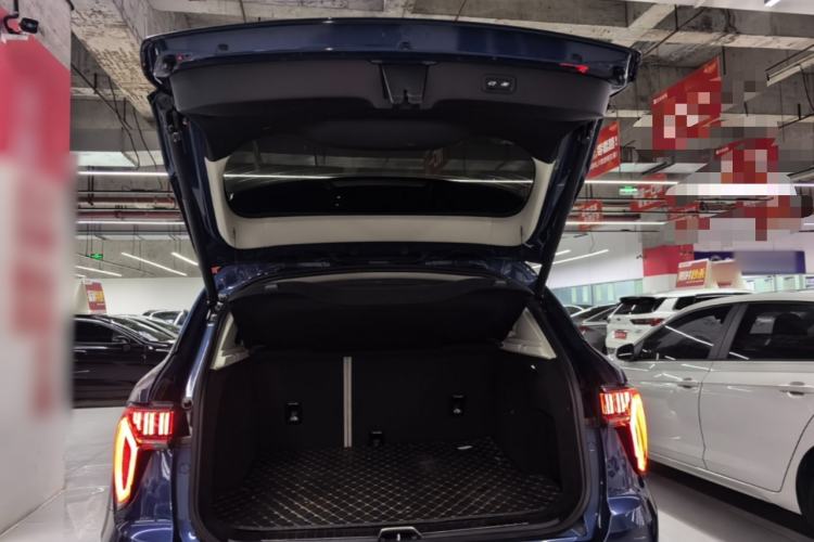 Used Lynk & Co 01 2017 2.0T Two-Wheel Drive Zhaopu Version Trunk