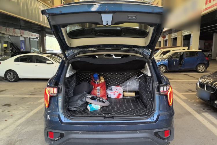 Used Lynk & Co 01 2017 2.0T Two-Wheel Drive Zhaopu Version Trunk