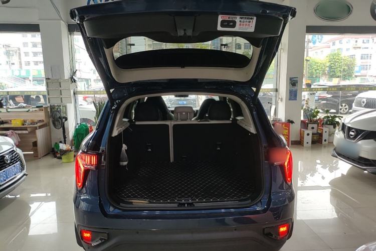 Used Lynk & Co 01 2017 2.0T Two-Wheel Drive Zhaopu Version Trunk