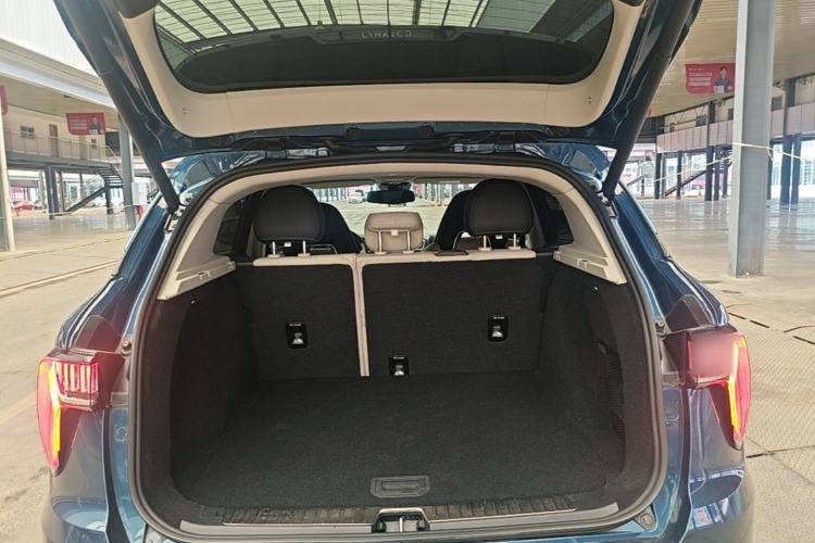 Used Lynk & Co 01 2017 2.0T Two-Wheel Drive Zhaopu Version Trunk