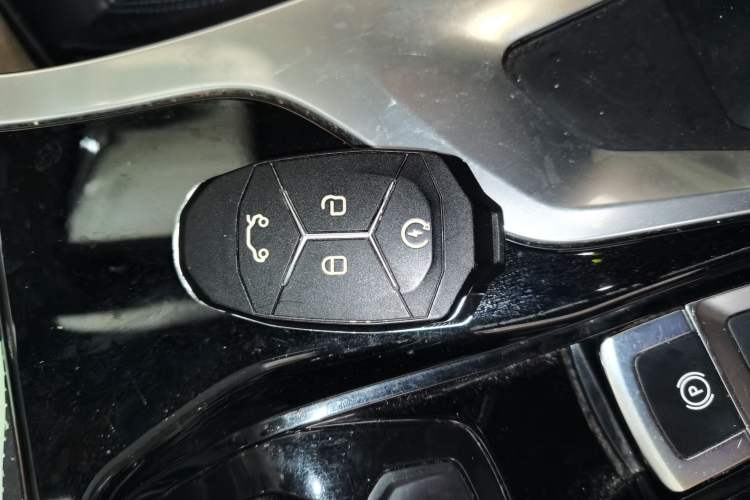 Used Lynk & Co 01 2017 2.0T Two-Wheel Drive Zhaopu Version Vehicle Key