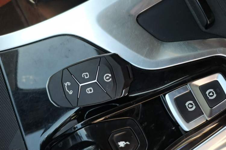 Used Lynk & Co 01 2017 2.0T Two-Wheel Drive Zhaopu Version Vehicle Key