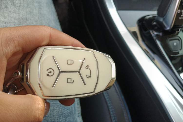 Used Lynk & Co 01 2017 2.0T Two-Wheel Drive Zhaopu Version Vehicle Key