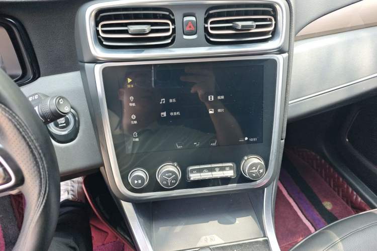 Used Lynk & Co 01 2017 2.0T Two-Wheel Drive Pro Edition Audio And AC Panel