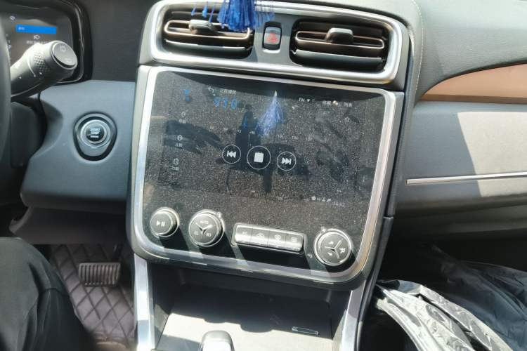 Used Lynk & Co 01 2017 2.0T Two-Wheel-Drive Version Audio And AC Panel