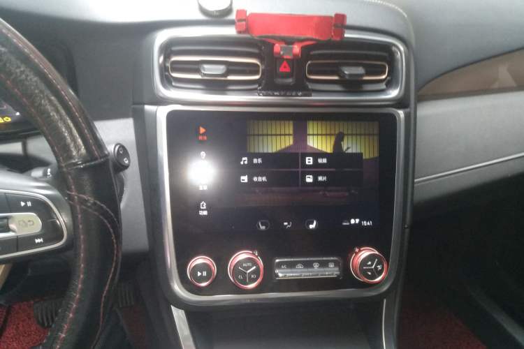 Used Lynk & Co 01 2017 2.0T Two-Wheel Drive Pro Edition Audio And AC Panel
