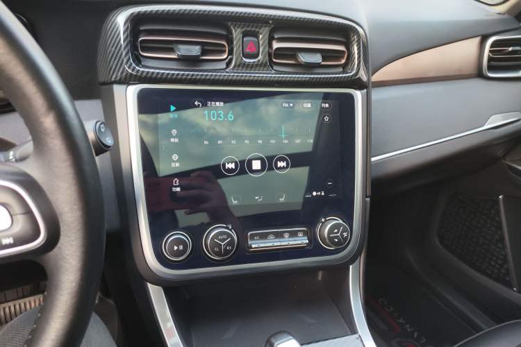 Used Lynk & Co 01 2017 2.0T Two-Wheel Drive Pro Edition Audio And AC Panel