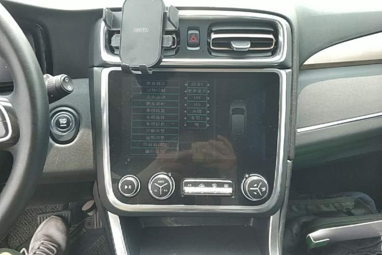 Used Lynk & Co 01 2017 2.0T Two-Wheel Drive Pro Edition Audio And AC Panel