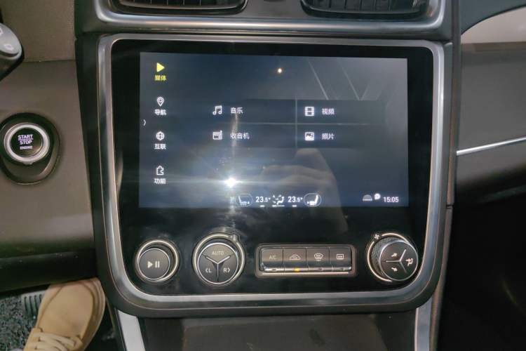 Used Lynk & Co 01 2017 2.0T Two-Wheel Drive Pro Edition Audio And AC Panel