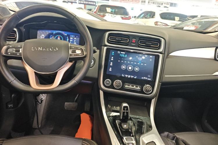 Used Lynk & Co 01 2017 2.0T Two-Wheel Drive Pro Edition Center Console