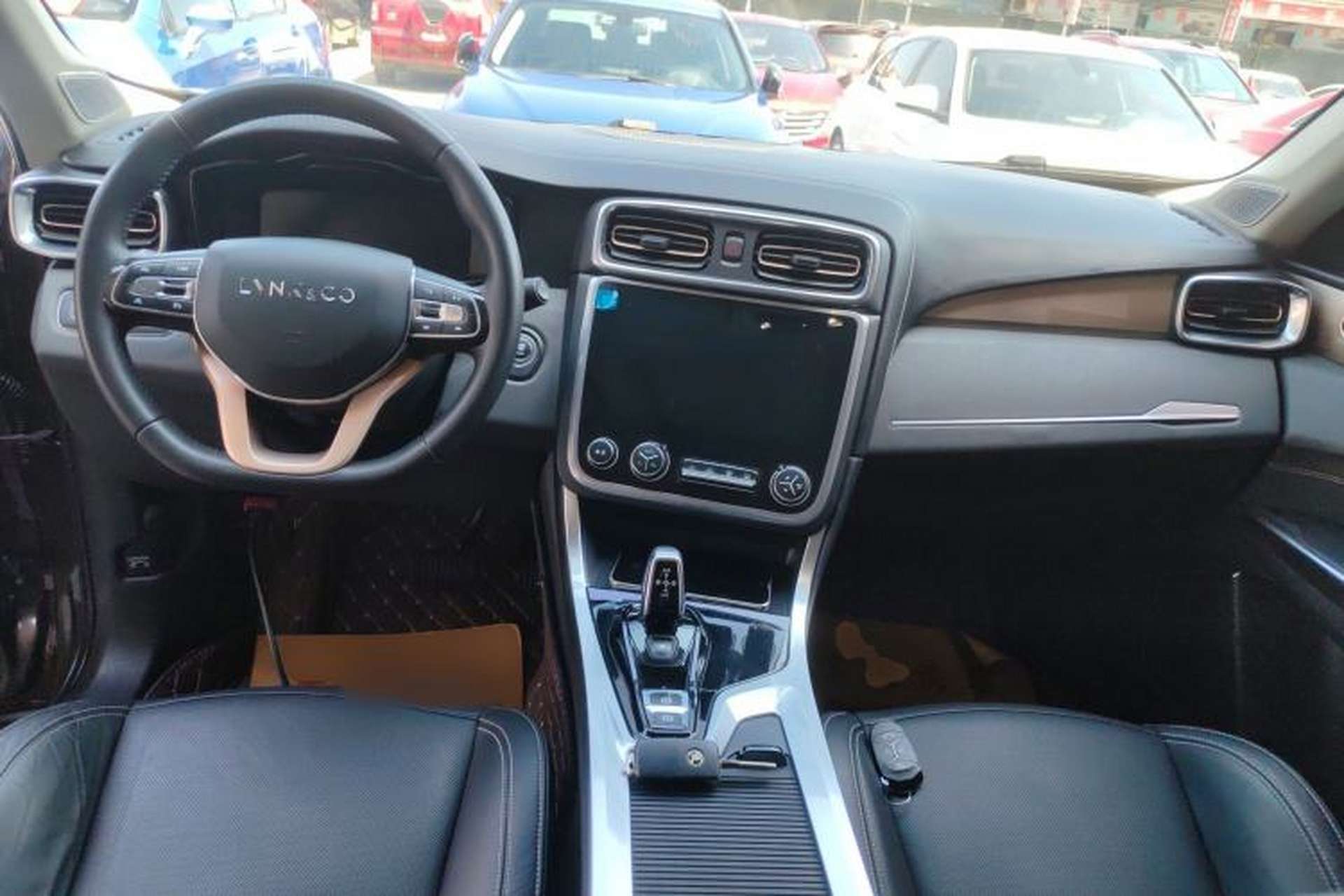 Used Lynk & Co 01 2017 2.0T Two-Wheel Drive Pro Edition Center Console