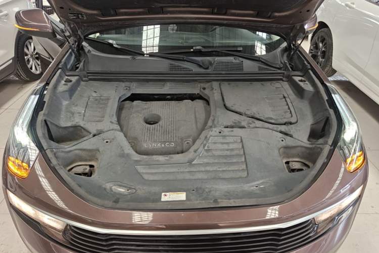 Used Lynk & Co 01 2017 2.0T Two-Wheel-Drive Version Engine Bay