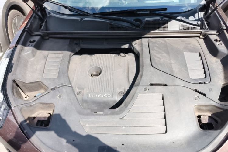 Used Lynk & Co 01 2017 2.0T Two-Wheel-Drive Version Engine Bay