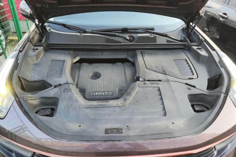 Used Lynk & Co 01 2017 2.0T Two-Wheel Drive Pro Edition Engine Bay