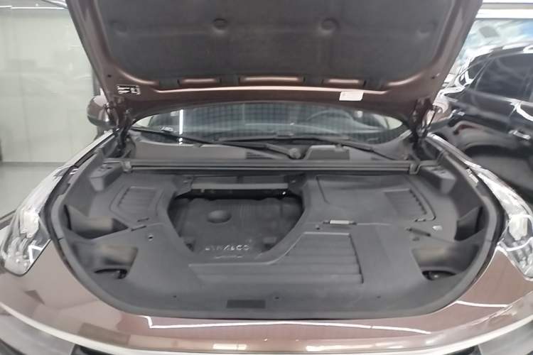 Used Lynk & Co 01 2017 2.0T Two-Wheel Drive Pro Edition Engine Bay