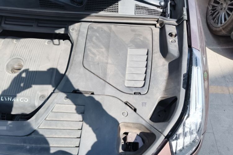 Used Lynk & Co 01 2017 2.0T Two-Wheel-Drive Version Engine Bay Left