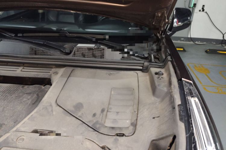 Used Lynk & Co 01 2017 2.0T Two-Wheel Drive Pro Edition Engine Bay Left