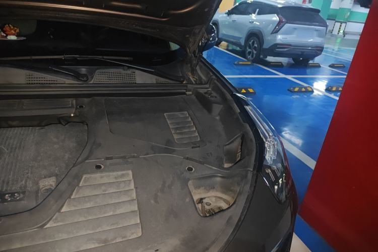 Used Lynk & Co 01 2017 2.0T Two-Wheel Drive Pro Edition Engine Bay Left