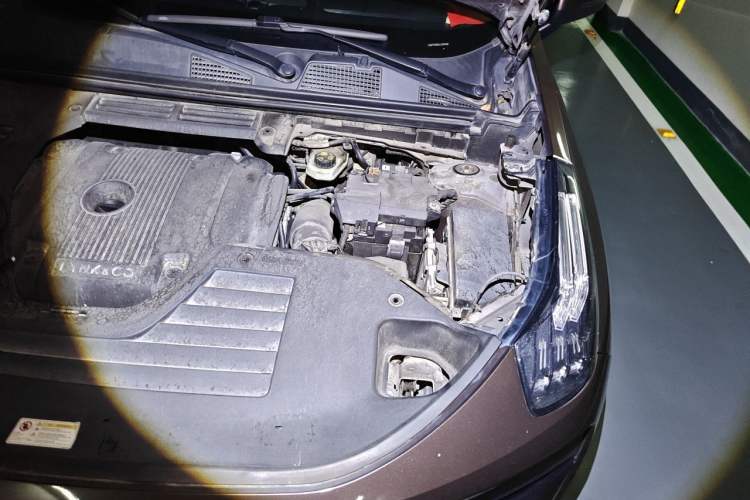 Used Lynk & Co 01 2017 2.0T Two-Wheel Drive Pro Edition Engine Bay Left