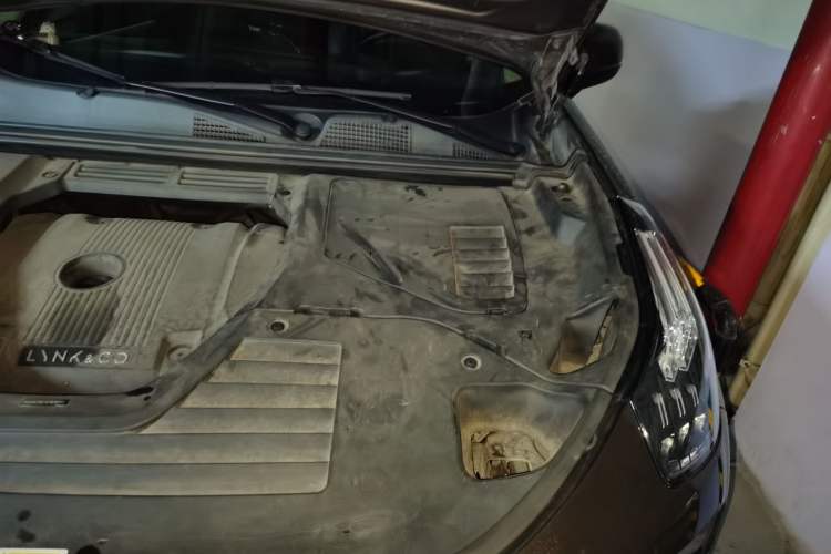 Used Lynk & Co 01 2017 2.0T Two-Wheel Drive Pro Edition Engine Bay Left