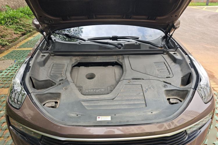 Used Lynk & Co 01 2017 2.0T Two-Wheel Drive Pro Edition Engine Bay