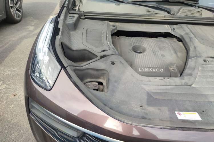 Used Lynk & Co 01 2017 2.0T Two-Wheel Drive Pro Edition Engine Bay Right