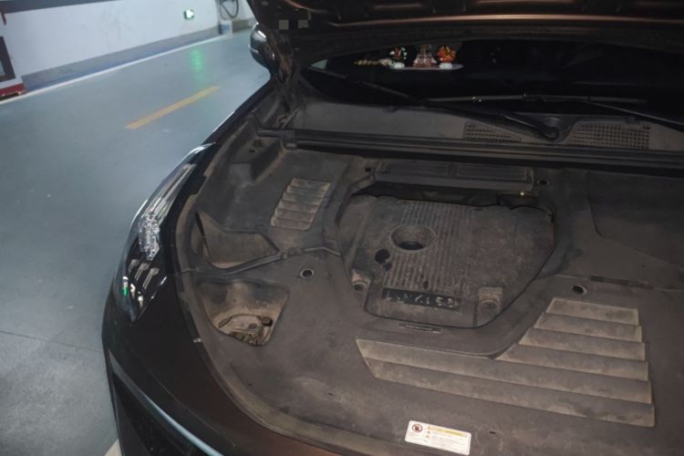 Used Lynk & Co 01 2017 2.0T Two-Wheel Drive Pro Edition Engine Bay Right