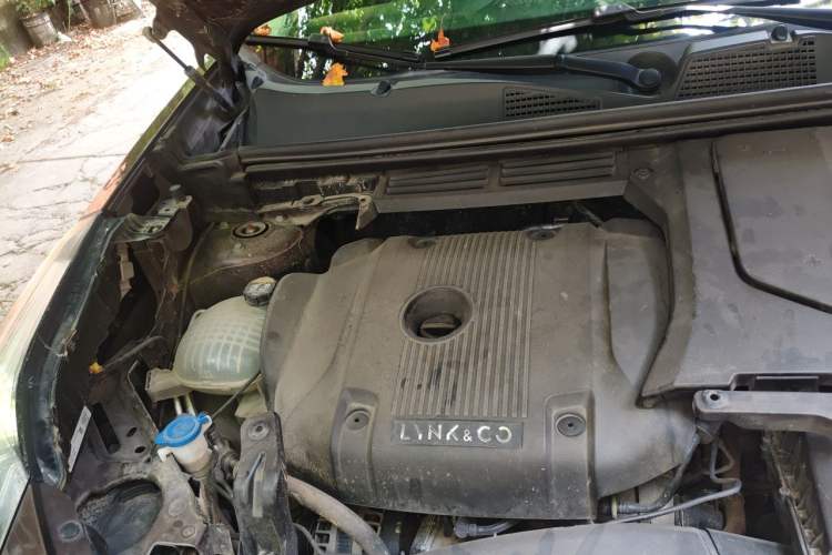 Used Lynk & Co 01 2017 2.0T Two-Wheel Drive Pro Edition Engine Bay Right