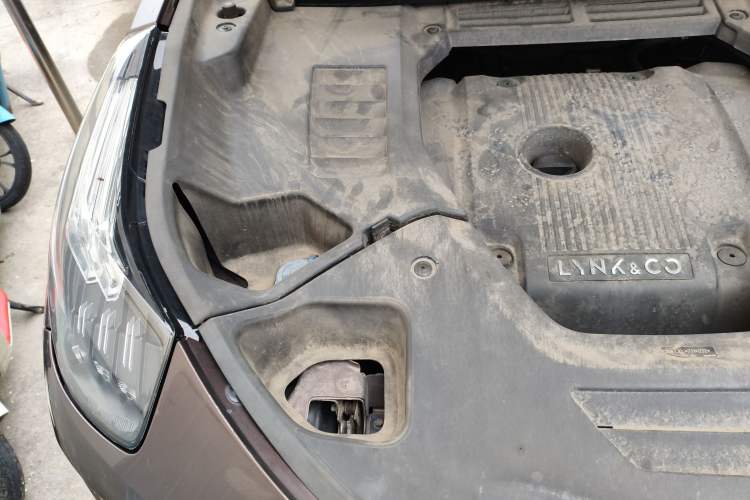 Used Lynk & Co 01 2017 2.0T Two-Wheel Drive Pro Edition Engine Bay Right