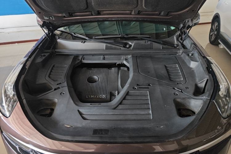 Used Lynk & Co 01 2017 2.0T Two-Wheel Drive Pro Edition Engine Bay