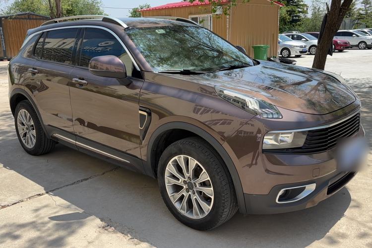 Used Lynk & Co 01 2017 2.0T Two-Wheel-Drive Version Exterior 2