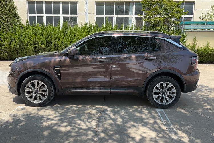 Used Lynk & Co 01 2017 2.0T Two-Wheel-Drive Version Exterior 4