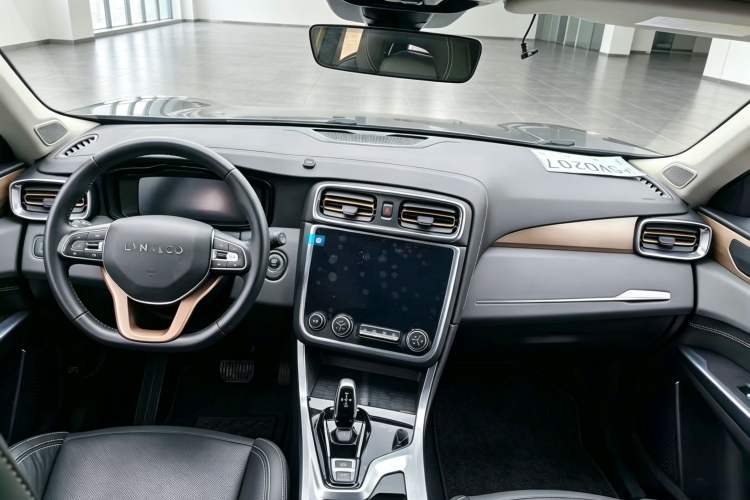 Used Lynk & Co 01 2017 2.0T Two-Wheel Drive Pro Edition Exterior 4