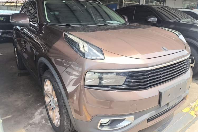 Used Lynk & Co 01 2017 2.0T Two-Wheel Drive Pro Edition Front Right 45 Deg