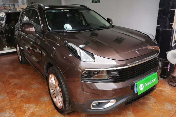 Used Lynk & Co 01 2017 2.0T Two-Wheel Drive Pro Edition Front Right 45 Deg